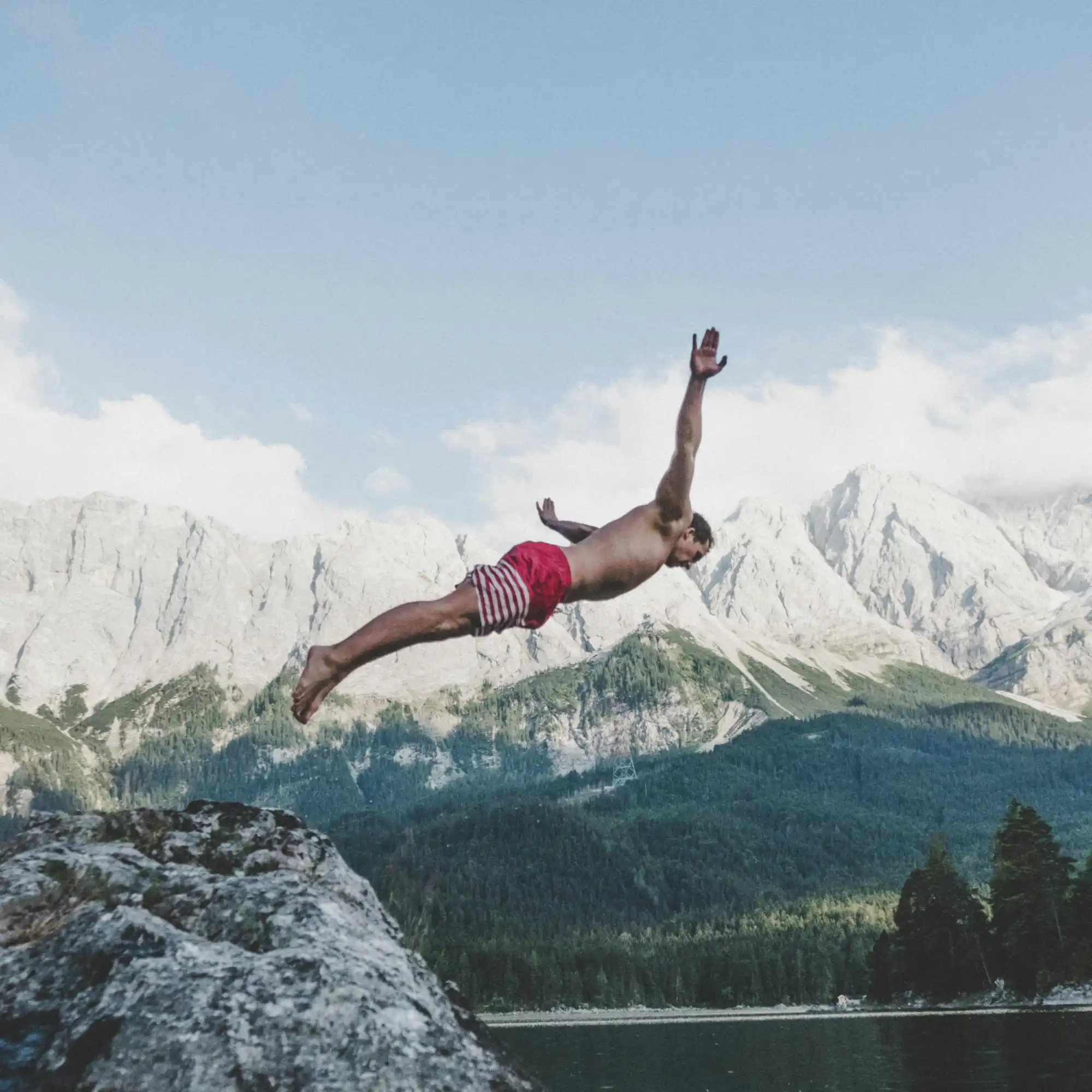 MAE_pexels-lucasallmann-1378406_m